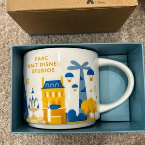 Parc Walt Disney Studios (Paris) - Starbucks You Are Here Collection